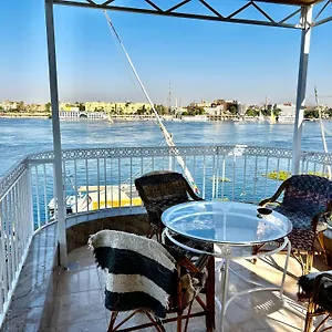 Full Moon House Luxor